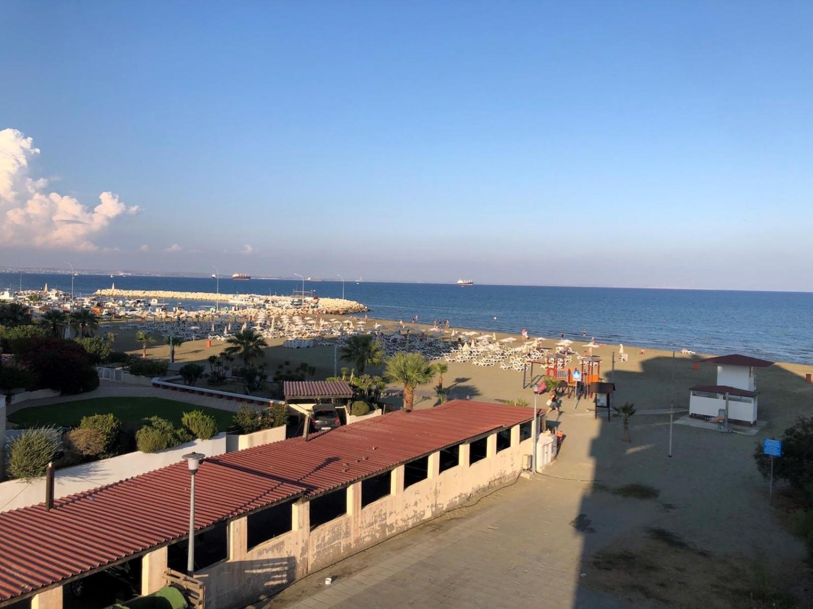 Beach Apartment Mackenzie, Ларнака Екстер'єр фото